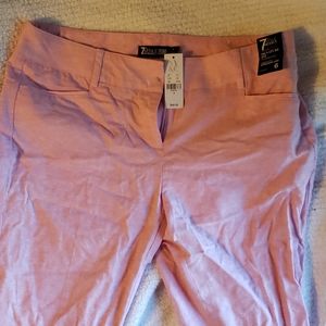 NWT NY&C Signature Fit Crops